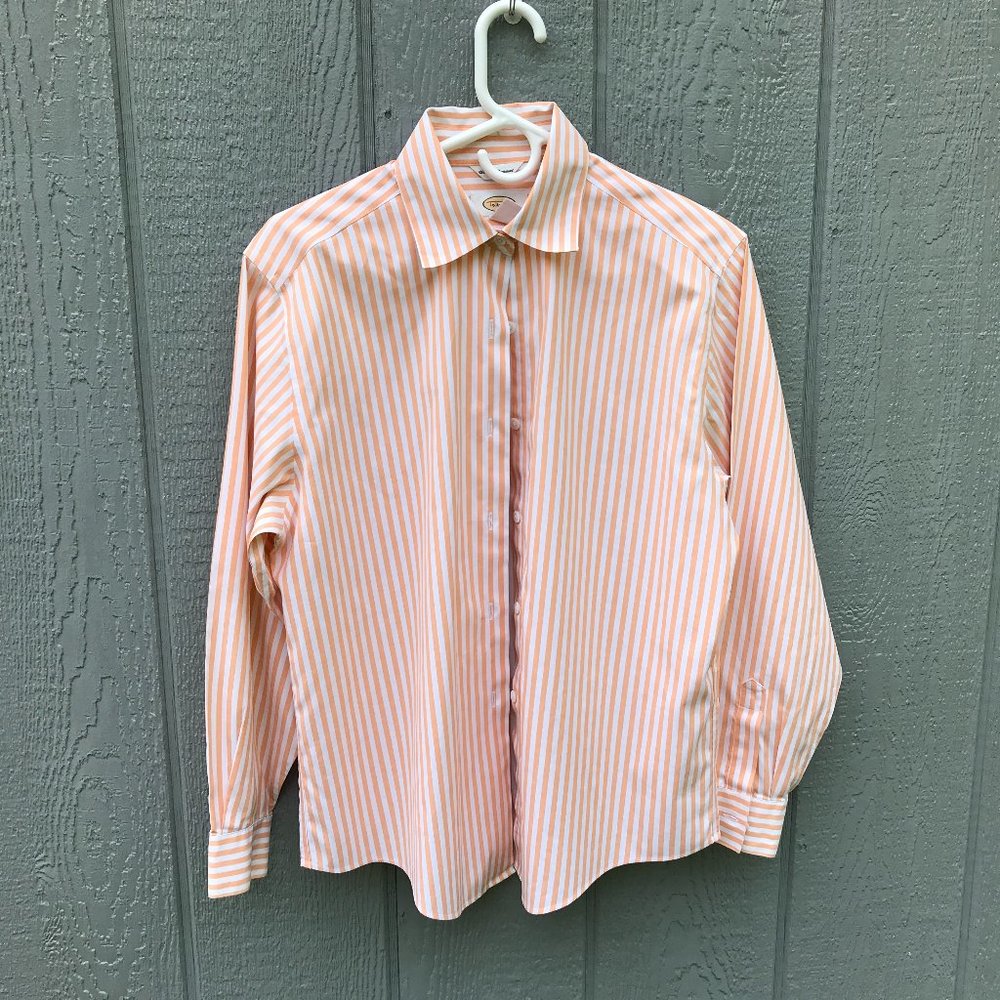 Button Down Talbots Wrinkle Resistant Shirt Size 8 Pale Orange and White EUC